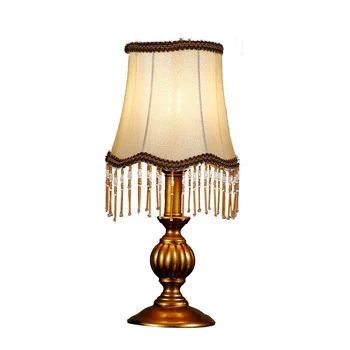 Простая европейская настольная лампа Украшение спальни Стол в гостиной Прикроватная лампа для отеля Тканевый хрустальный ночник